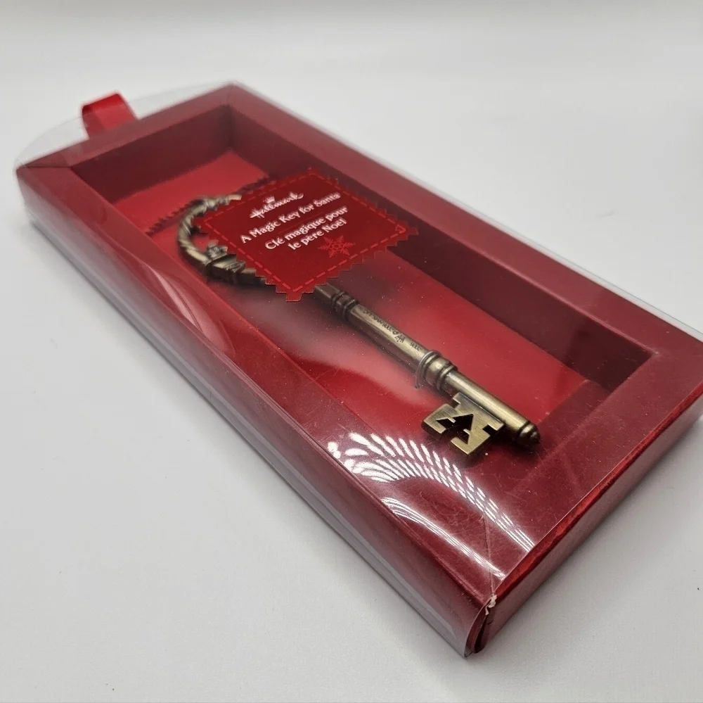 NEW Hallmark A Magic Key For Santa 2006 Collectible Metal Key Christmas